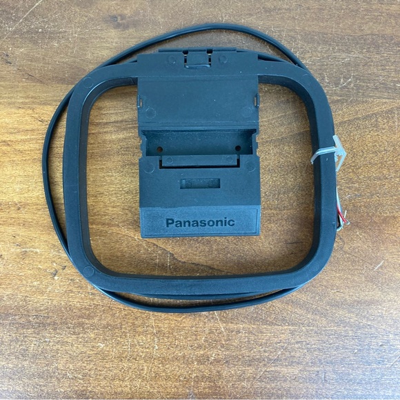 PANASONIC Wireless Speaker System SE-FX65 *with Receiver and Antenna Only* - Picture 10 of 10